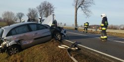 34-latka wpad�a w po�lizg, uderzy�a w barierk� i wjecha�a do rowu