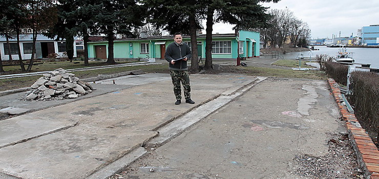 Niemiecki obelisk zaoycieli Nautilusa kolejny raz zmieni lokalizacj. Stanie przy nabrzeu rzeki Elblg