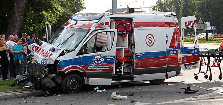 Szpital wojewdzki zakupi now karetk za 324 tys. z. Zastpi ona uszkodzony w tragicznym wypadku ambulans