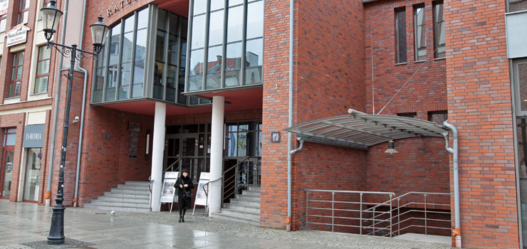 Restauracja w podziemiach Ratusza Staromiejskiego powstać musi. Tego wymaga Unia