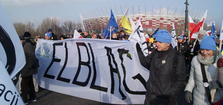 Elblski oddzia KOD-u wsrd manifestujcych w Warszawie. Zobacz fotoreporta 