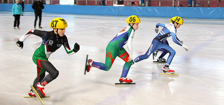 Czołówka młodych polskich łyżwiarzy gościła w Elblągu. Walczyli o Mistrzostwo Polski w short tracku
