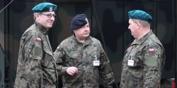 �o�nierze rezerwy szkol� si� w warunkach polowych