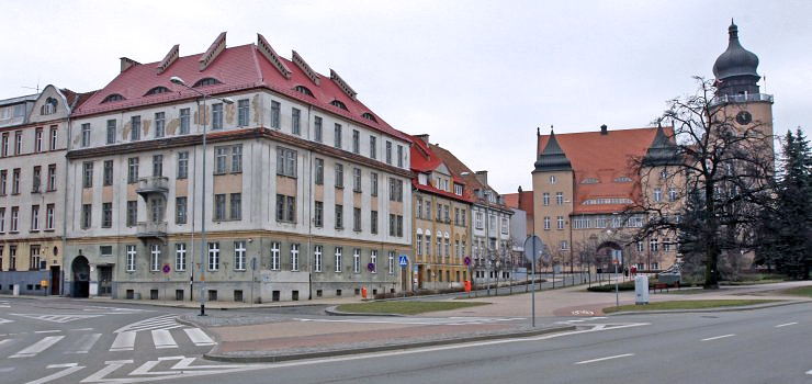 Miasto chce kupić od PZU dwie kamienice. Prezydent planuje przenieść wszystkie departamenty i referaty