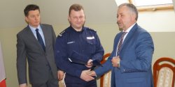 Elbl�scy policjanci kupi� psa