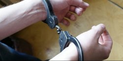 By� agresywny i napada� na przechodni�w – 26-latek zatrzymany przez policjant�w