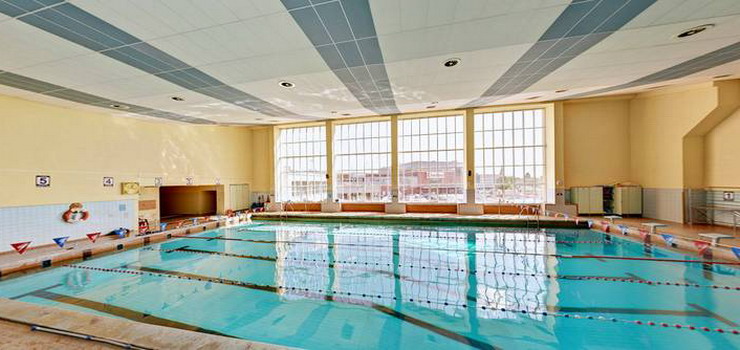 Co dalej z krytą pływalnią na Robotniczej? Doprowadzenie jej do stanu używalności to koszt 5,5 mln zł