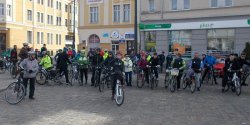 Rowerami wybrali si� do Ole�na 