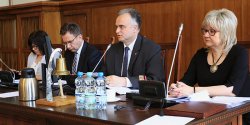 Trwa sesja Rady Miasta. Czym zajmowa� b�d� si� radni?