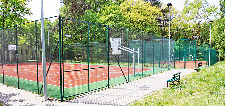 Odcięli oświetlenie i ukradli kamery. Sprawców nie ustalono, a monitoringu od pół roku wciąż brak