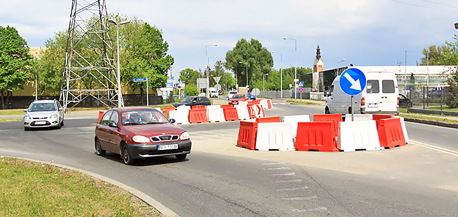 Miało istnieć tylko 3 miesiące, a funkcjonuje już rok. Co dalej z rondem na Żuławskiej?