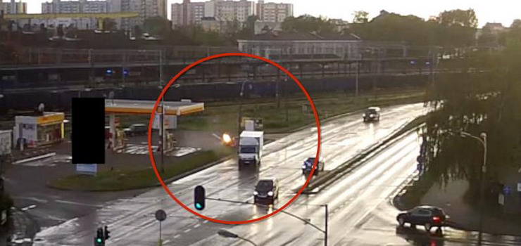 Tragedia przy wyjeździe z Malborka na Elbląg. Spłonęło BMW z kierowcą w środku