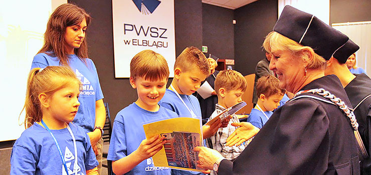 Za nami uroczyste rozdanie dyplomow  Akademii Dziecicej PWSZ