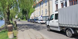 Koniec darmowego parkowania na Bulwarze. Nad rzek� Elbl�g pojawi� si� parkomaty