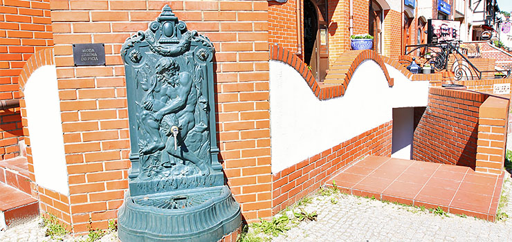 Podczas upałów, na Starówce możesz skorzystać z darmowej wody pitnej