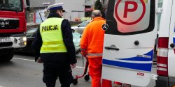 Potr�cona w nawa�nic� walczy o �ycie w szpitalu. Policjanci wyja�niaj� okoliczno�ci wypadku 