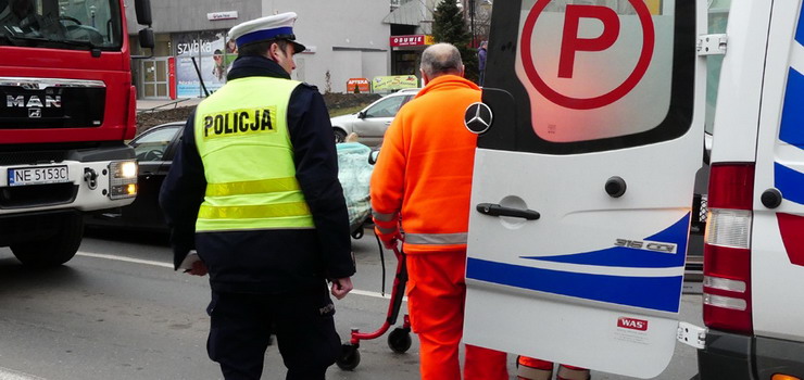 Potrcona w nawanic walczy o ycie w szpitalu. Policjanci wyjaniaj okolicznoci wypadku 