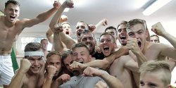 Mamy pi�karsk� II lig� w Elbl�gu!!! Pi�karze Olimpii pokonali w rewan�u Motor 2:1