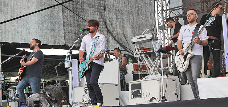 Za nami sobotnie koncerty z okazji Dni Elbląga. Zaczęły się od meczu, skończyły na ulewie