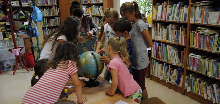 Latem w bibliotece: zajcia dla dzieci