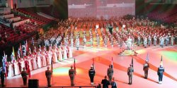 Orkiestra Wojskowa z Elbl�ga wyst�pi�a na warszawskim Torwarze