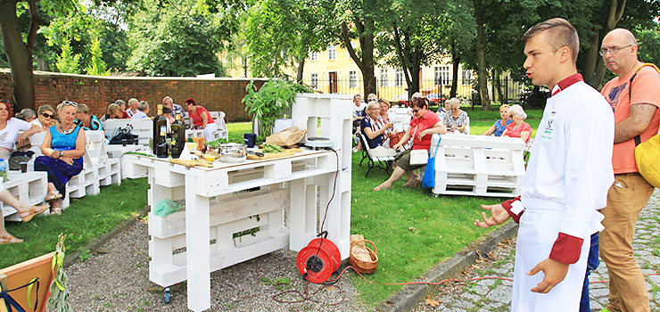 Elblscy seniorzy poznawali tajniki kuchni molekularnej