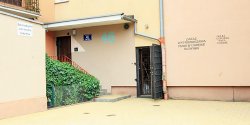 Zakaz wyprowadzania ps�w nie ma mocy prawnej. Mimo to, znak�w wci�� przybywa