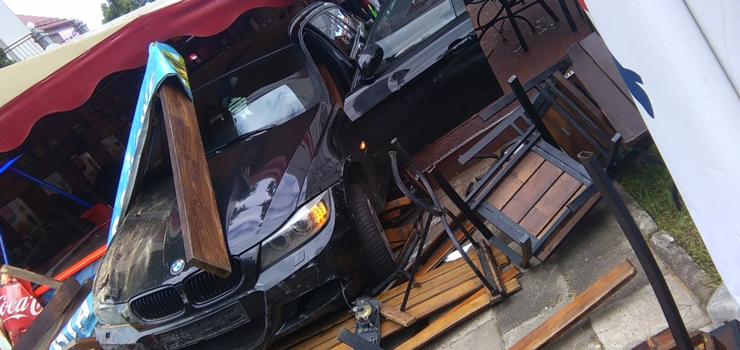 Krynica Morska: Pijana kobieta bez prawa jazdy wjechała w bar