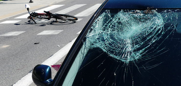 Browarna: potrcenie rowerzysty na rondzie. Ranny mczyzna w szpitalu
