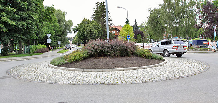 Rondo na Żeromskiego po latach zyska pamiątkową tablicę. Oznakowane zostanie też rondo "Solidarności"