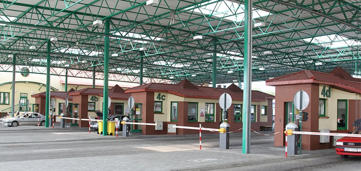 Rosjanie od miesiąca stawiają płot i zasieki na granicy Polski z Obwodem Kaliningradzkim