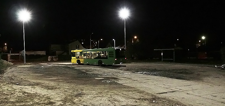 Oświetlenie już jest, teraz czas na chodnik i jezdnię. Pętla na Skrzydlatej zmieni się w tym roku
