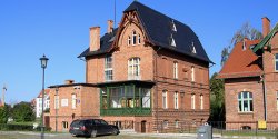 Zabytkowy budynek MDK na Wyspie Spichrz�w zostanie ogrodzony. W jakim celu?