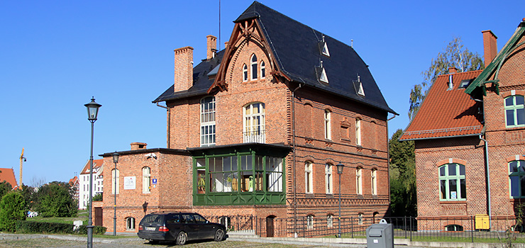 Zabytkowy budynek MDK na Wyspie Spichrzów zostanie ogrodzony. W jakim celu?