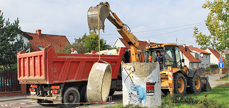 Czy miejskie supy ogoszeniowe to ju przeytek? Cz z nich zostanie rozebrana