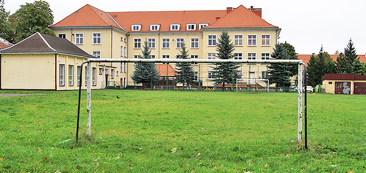 Uczniowie odnowią, mieszkańcy skorzystają. Piłkarskie boisko Za Politechniką będzie jak nowe