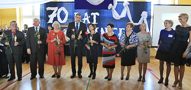 "Czas mija, a ona pięknieje". 70-lecie Szkoły Podstawowej nr 4 - zobacz zdjęcia z jubileuszu