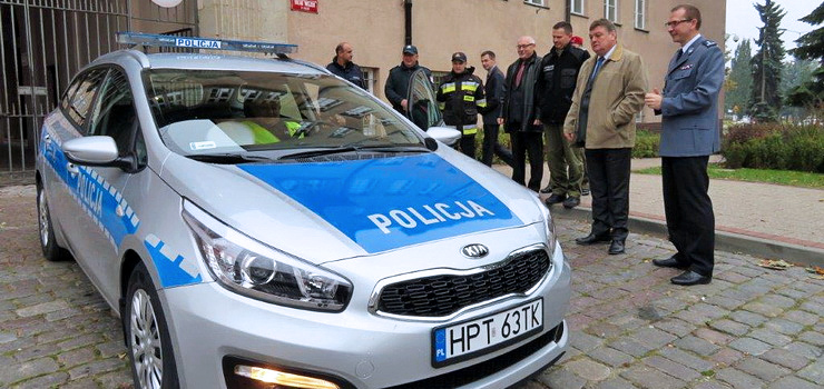 Nowy radiowóz dla elbląskiej Policji. "To już drugi samochód przekazany w ostatnim czasie"