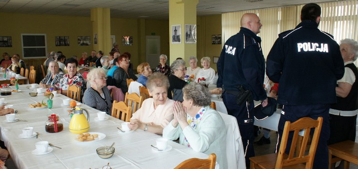 Bezpieczeństwo seniorów i współczesne zagrożenia – debata w Pasłęku