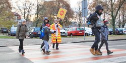 Elbl��anie mog� odpracowa� d�ug wzgl�dem ZBK przeprowadzaj�c dzieci przez ulic�