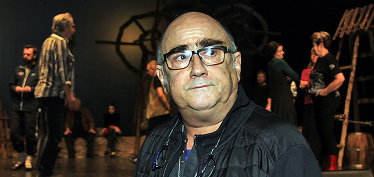 Tak dużego wyzwania dla reżysera dawno nie było w elbląskim teatrze. Emil Wesołowski: Tu nie ma miejsca na błędy