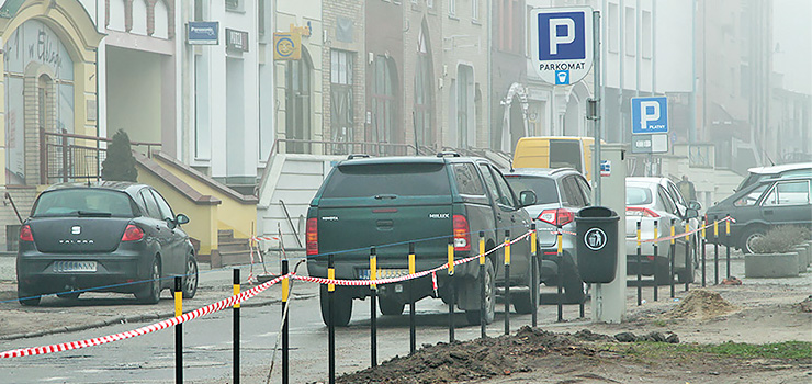 Słupki wracają na starówkę. Na Rybackiej nie będzie już parkowania na trawnikach