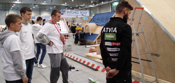 Uczniowie ZSIiU na Mistrzostwach wiata Modych Dekarzy w Warszawie