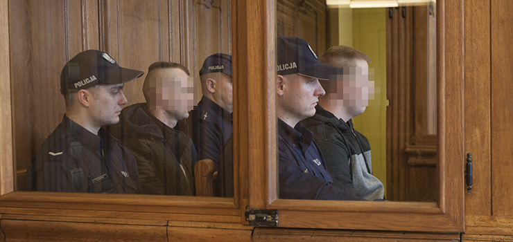 Zamknęli elblążankę w garażu, gwałcili i grozili śmiercią. Ruszył proces mieszkańców Fromborka