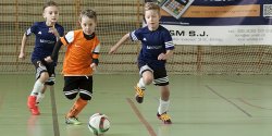 Byy pikarskie emocje i dobra zabawa. Najmodsi adepci futbolu zagrali w Mikoajkowym Turnieju Pikarskim