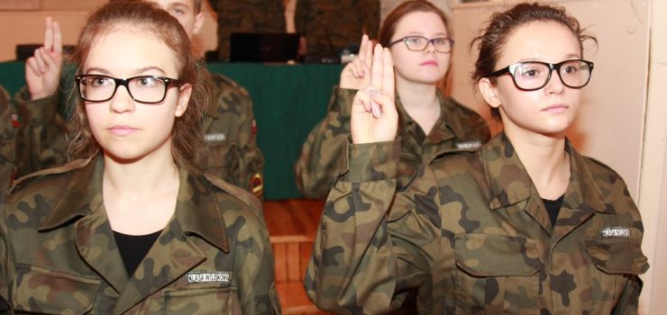 Ślubowanie klas mundurowych w elbląskim „ekonomiku”