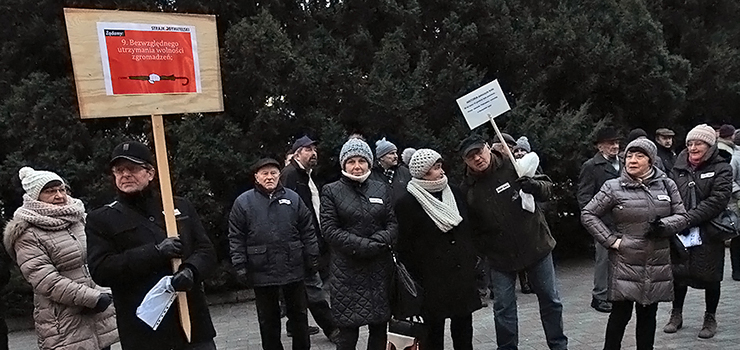 "Nie chcemy powtórki PRL-u". Elblążanie protestowali przeciw rządom Prawa i Sprawiedliwości