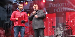Trwaj� �wi�teczne Spotkania Elbl��an. Dzisiaj bawimy si� z Coca-Col�, jutro b�dzie bardziej tradycyjnie