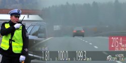 Wigilijni piraci drogowi zatrzymani pod Elblgiem. Pierwszy jecha 215 km/h, drugi pod prd. Zobacz filmy