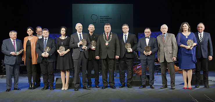 Prezydent wrczy swoje nagrody. Wrd laureatw m.in. Biblioteka Elblska, Caritas i Mirosaw Gorbaczewski